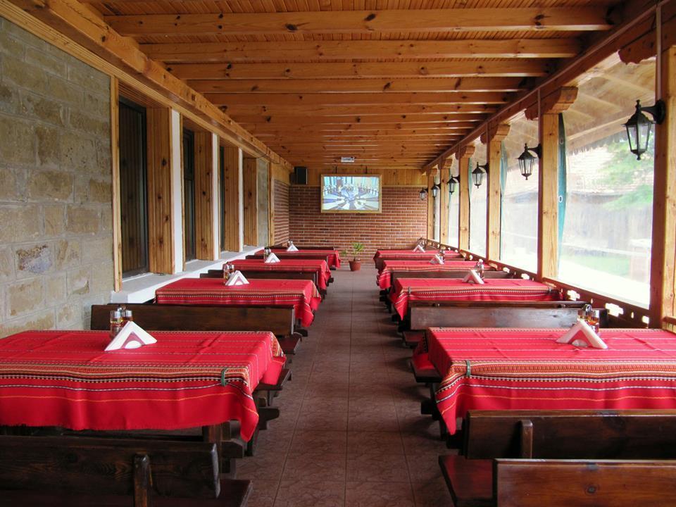Family Hotel Lipite Tipchenitsa Eksteriør billede