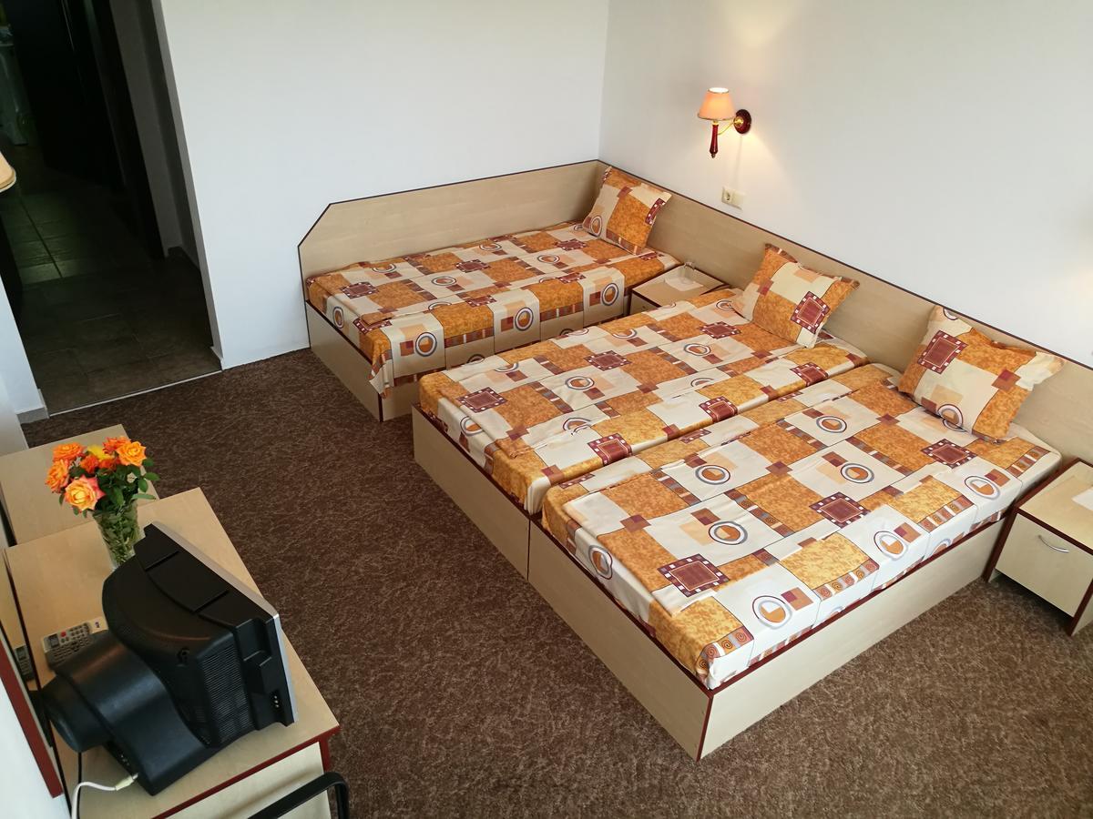 Family Hotel Lipite Tipchenitsa Eksteriør billede